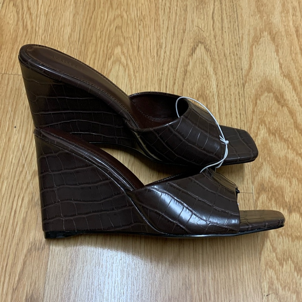NWT Forever 21 Brown Wedge Heels